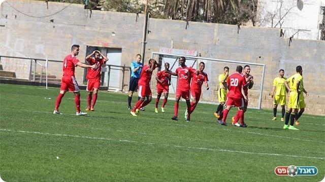 שחקני חדרה המומים מהשער של אלימלך (שלומי גבאי)